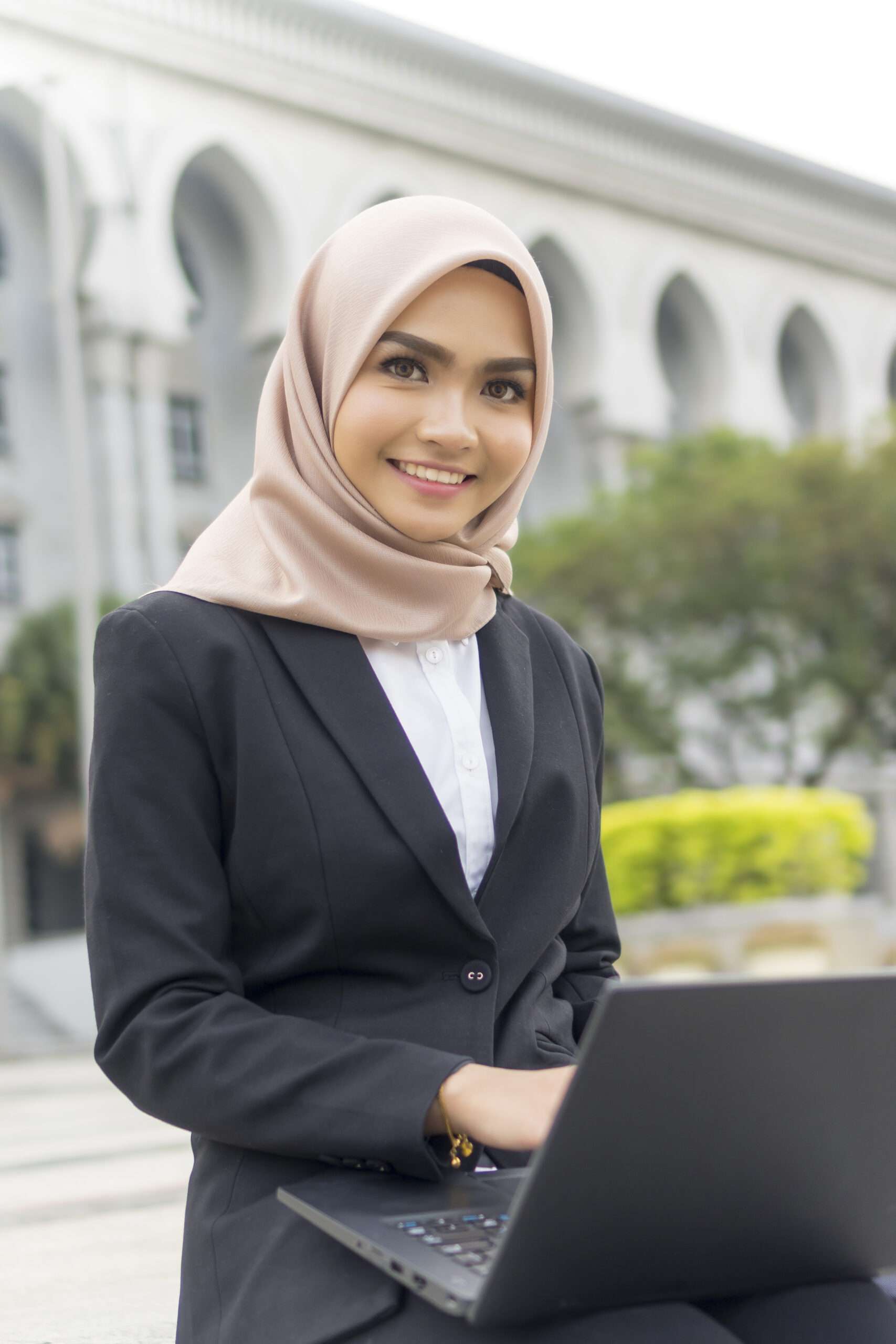 UAE legal representation for cheque dishonour cases and debt recovery proceedings